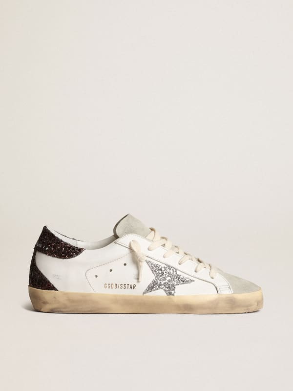 Super-Star avec étoile argentée et contrefort à paillettes marron | Golden Goose