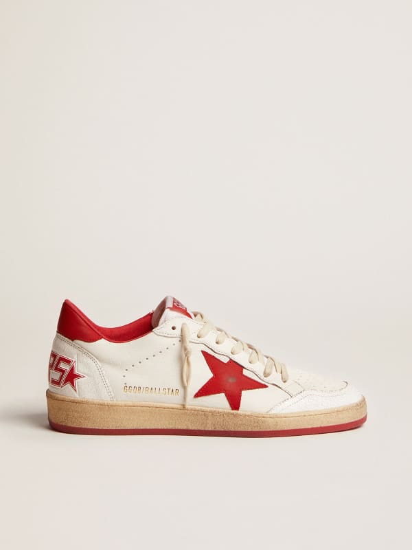 Ball Star femme en cuir blanc avec étoile et contrefort rouges | Golden Goose