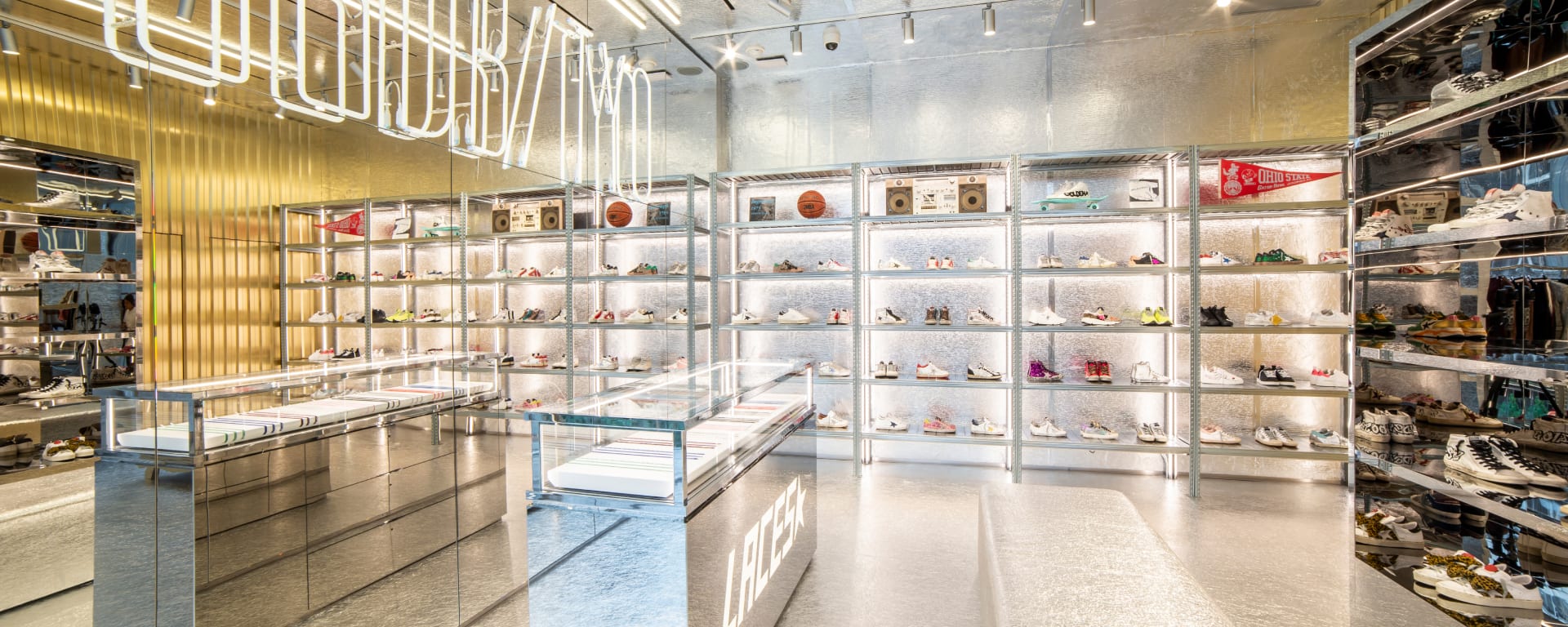 Store TOKYO Golden Goose