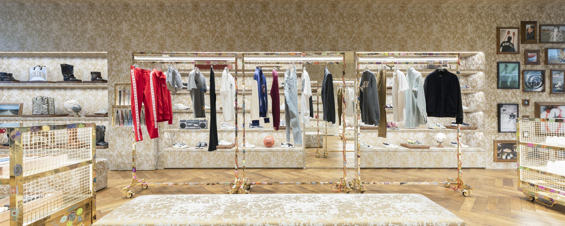 Golden Goose ISTANBUL ZORLU CENTER 1 / 2