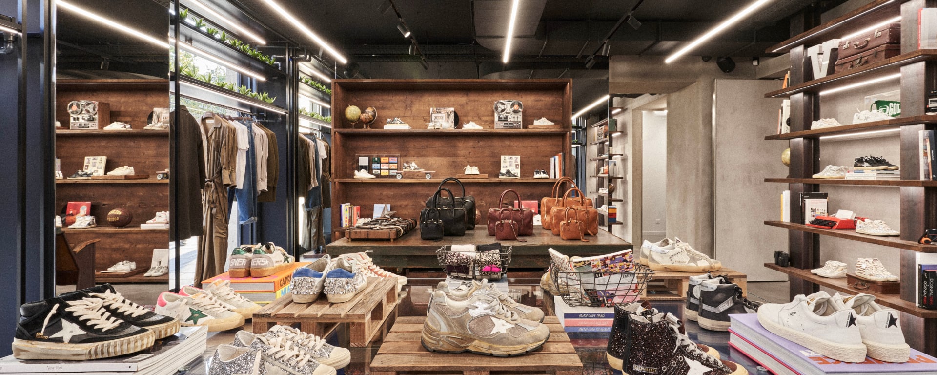 Store PARIS Golden Goose
