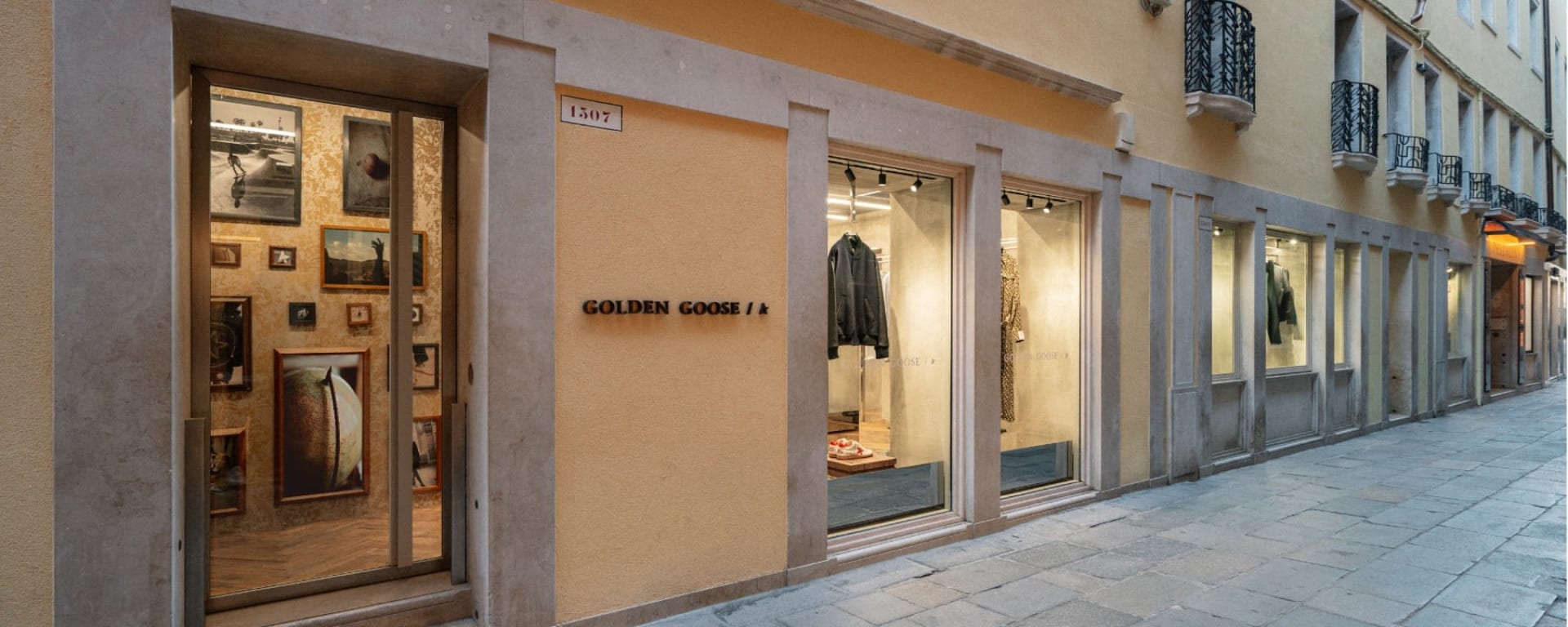 Golden Goose VENEZIA FLAGSHIP STORE 1 di 2