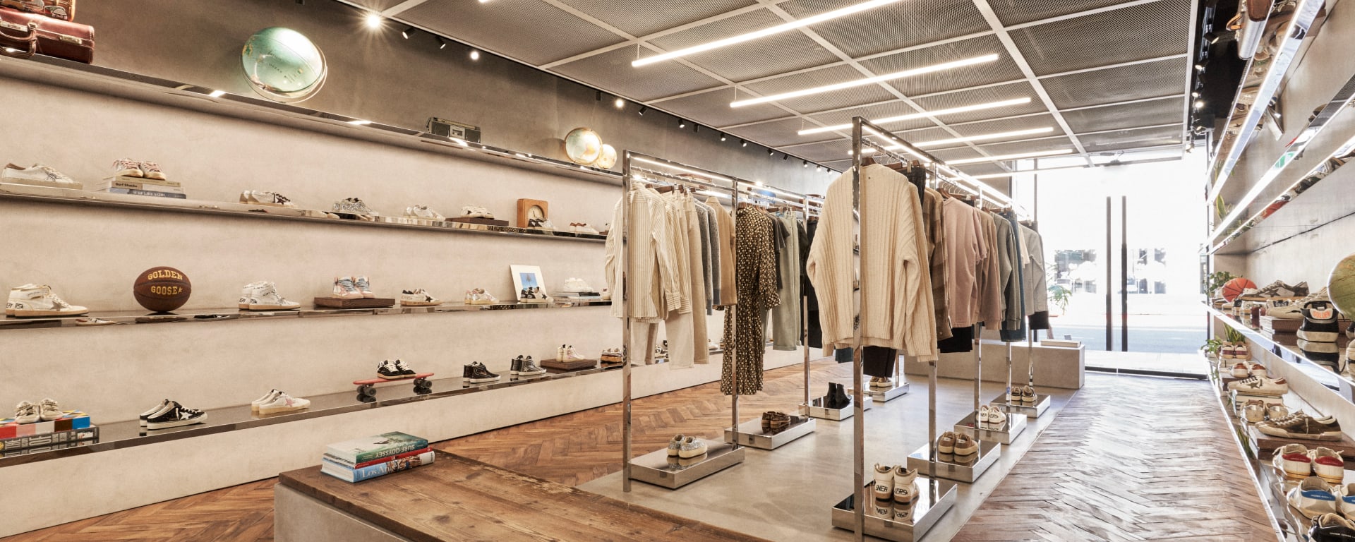 Golden Goose LOS ANGELES FLAGSHIP STORE 2 de 3