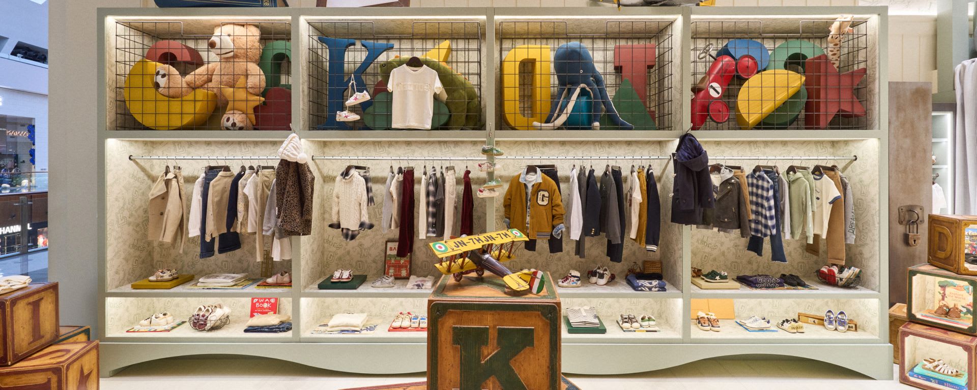 Golden Goose DUBAI DUBAI MALL 3 di 3