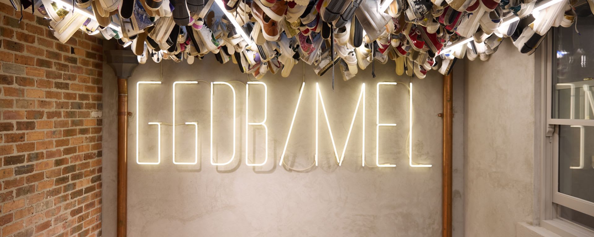 Golden Goose MELBOURNE FLAGSHIP STORE 1 di 3