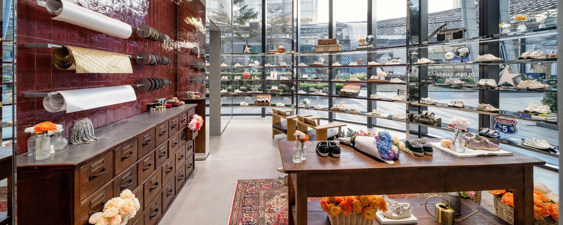 Golden Goose GUANGZHOU PARC CENTRAL MALL 2 of 3