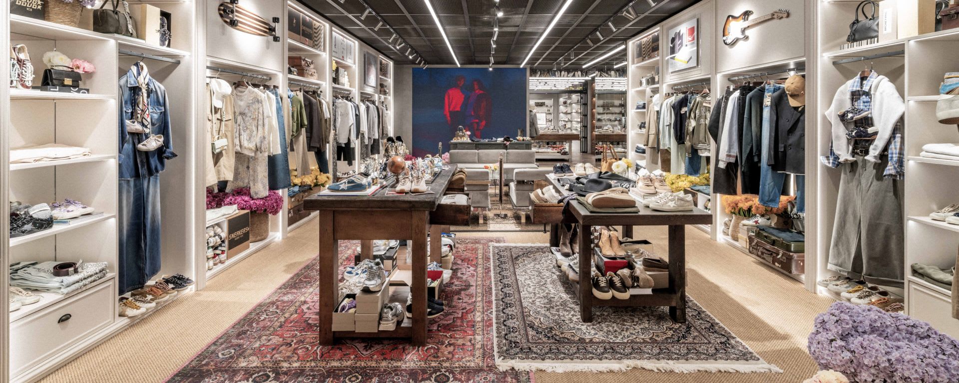 Golden Goose HANGZHOU HANGZHOU TOWER SHOPPING CENTER 2 of 3