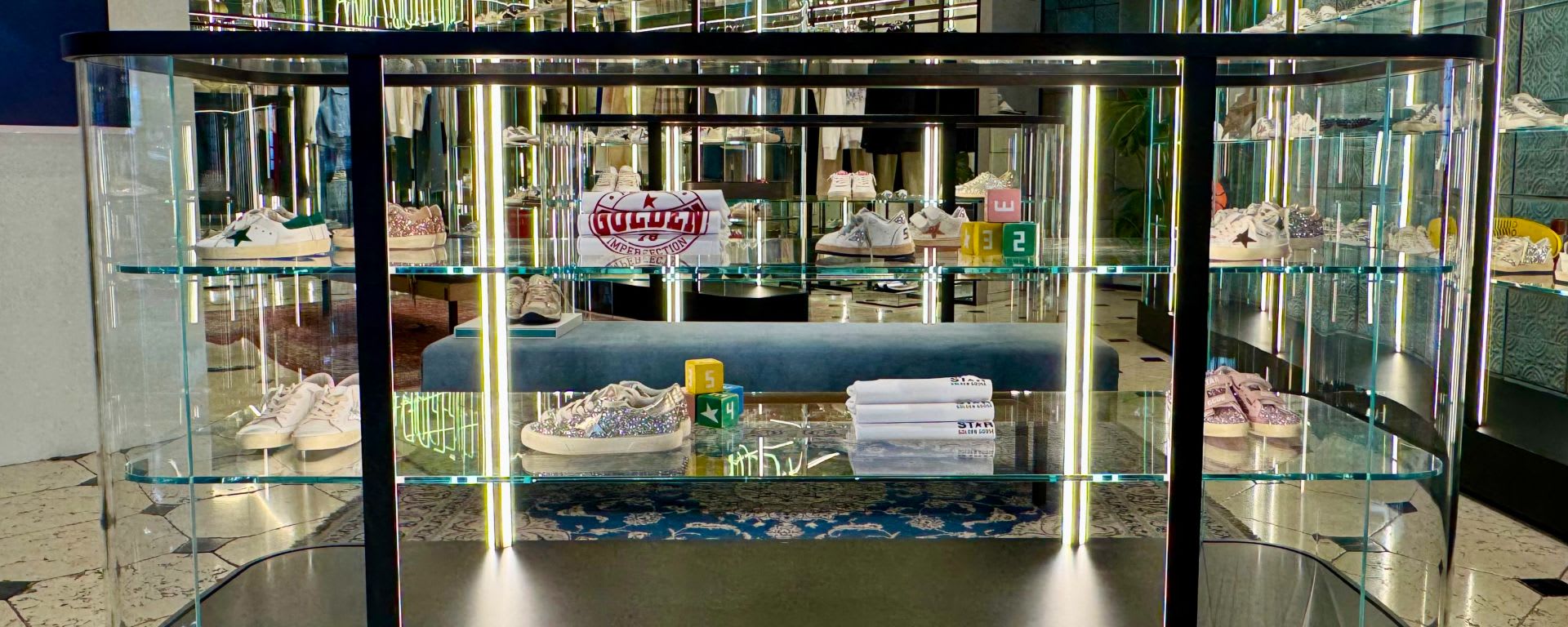 Golden Goose SHANGHAI SHANGHAI IFC MALL 3中2