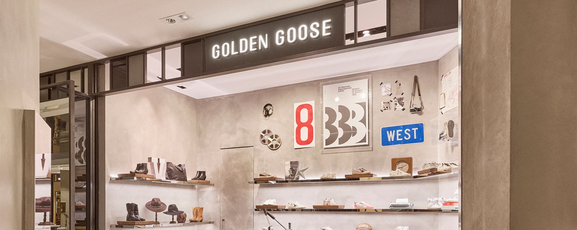 Golden Goose MEXICO CITY JARDINES DE PEDREGAL DE SAN &Aacute;NGEL 1 of 3