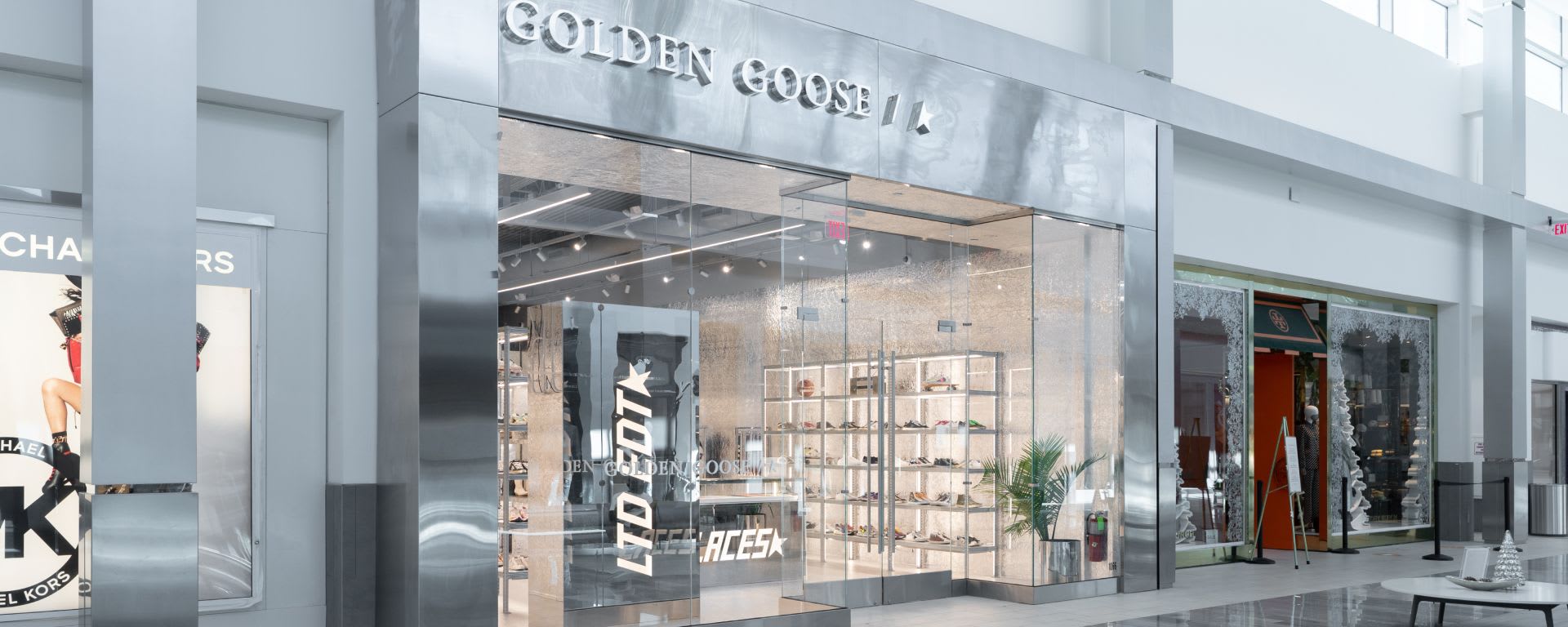 Golden Goose BOCA RATON FLAGSHIP STORE 3 di 3