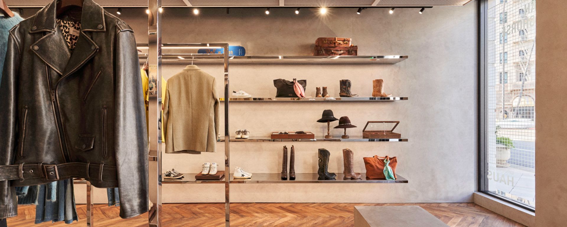 Golden Goose LOS ANGELES FLAGSHIP STORE 2 de 3