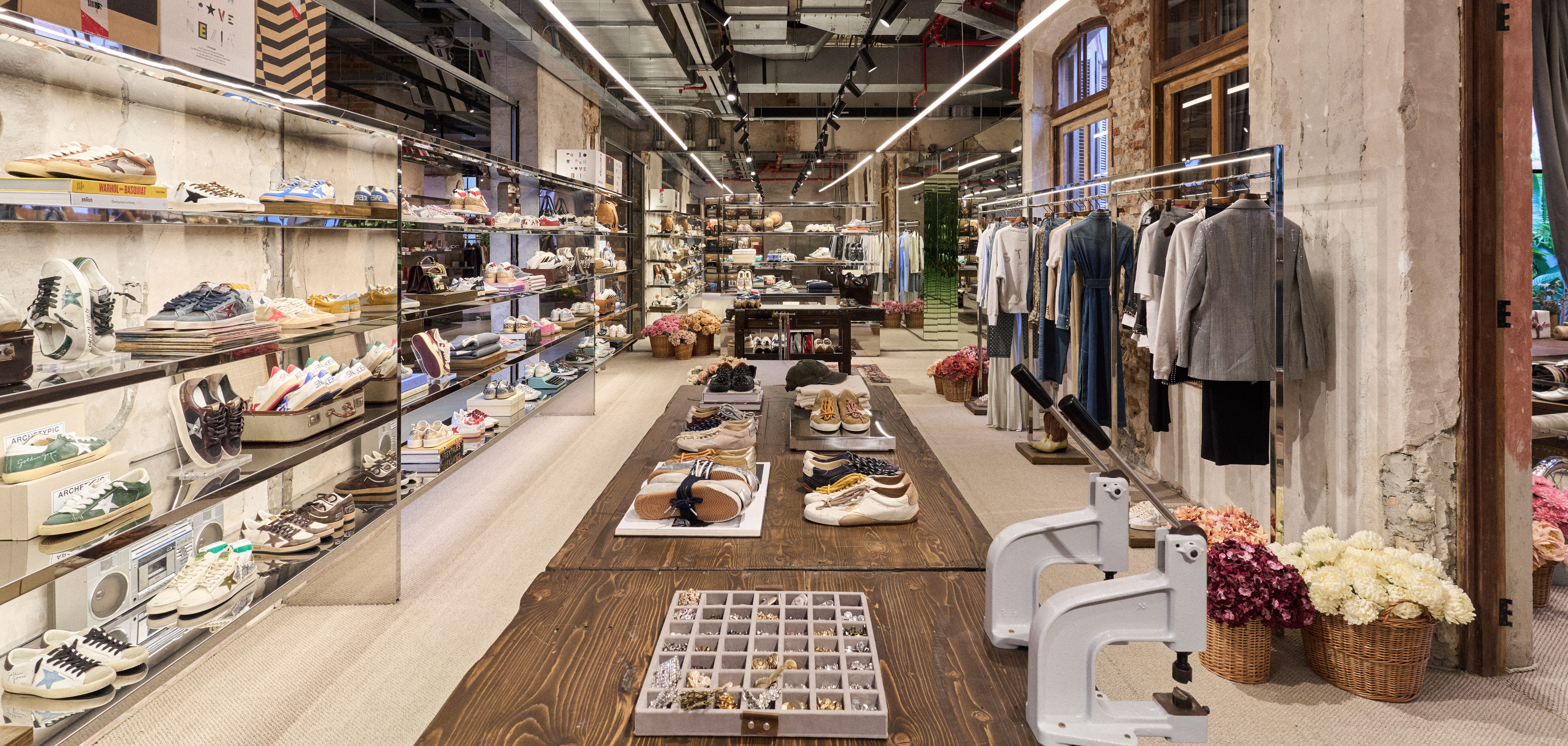 Golden Goose SAN PAOLO FORWARD STORE 1 of 4