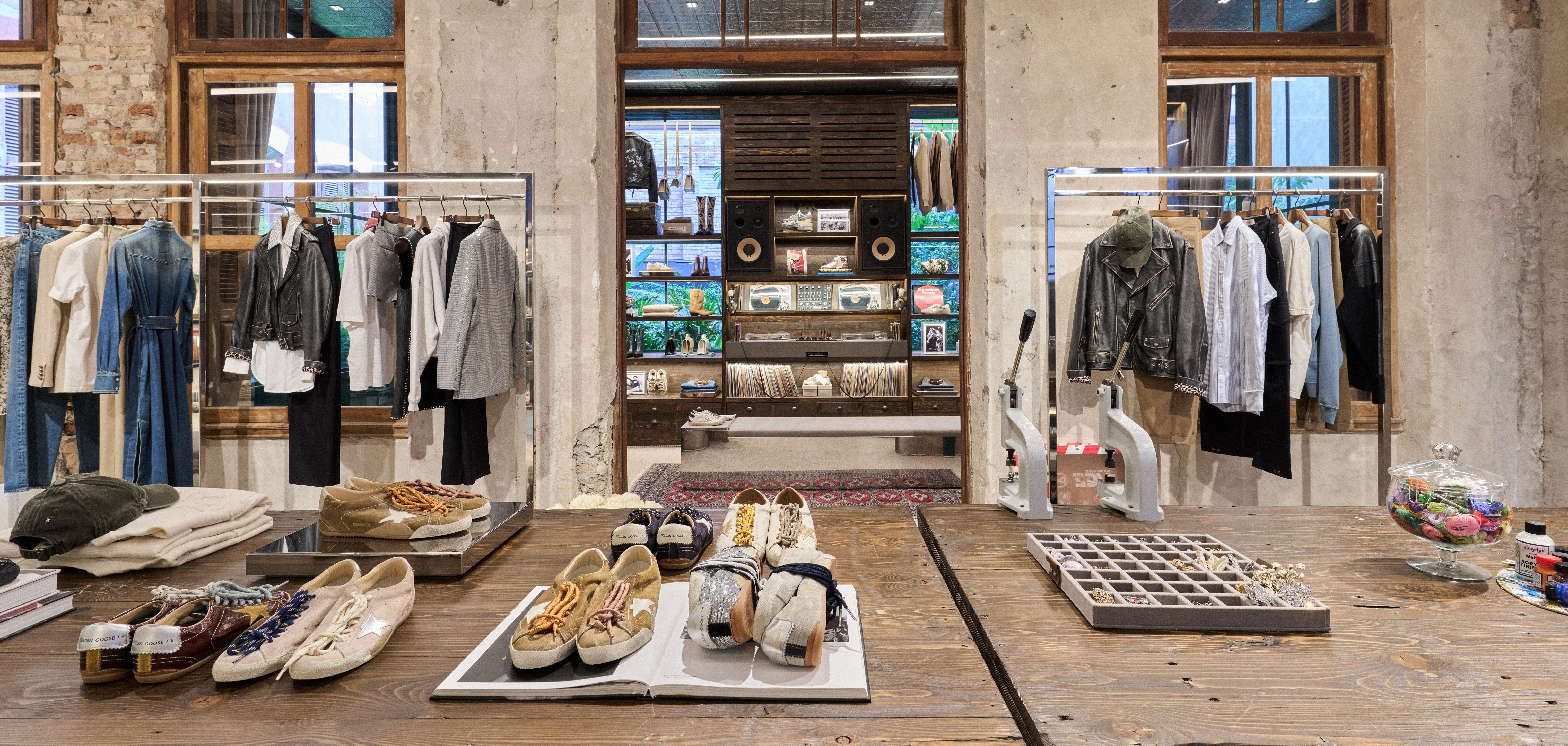 Golden Goose SAN PAOLO FORWARD STORE 3 of 4