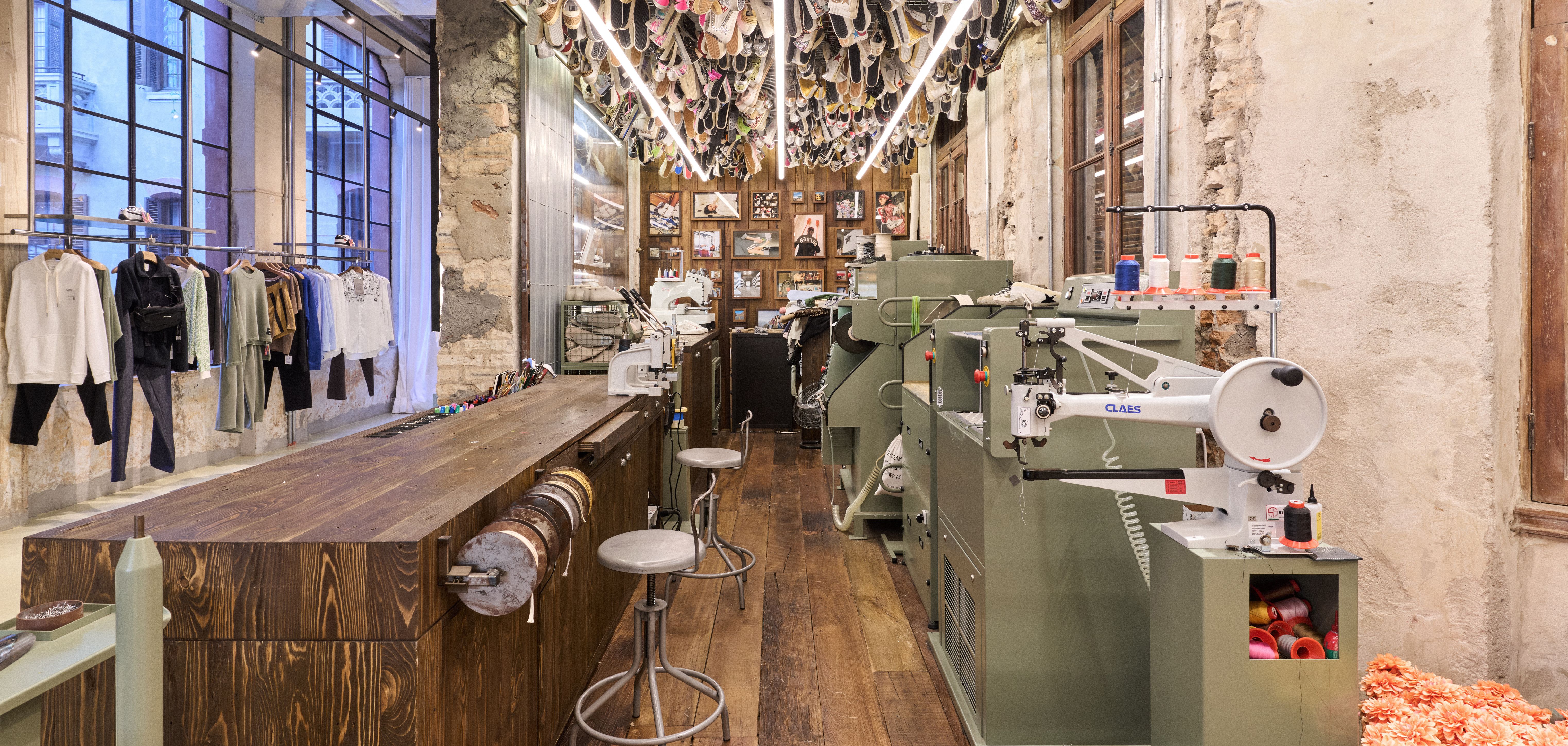Golden Goose SAN PAOLO FORWARD STORE 4 of 4