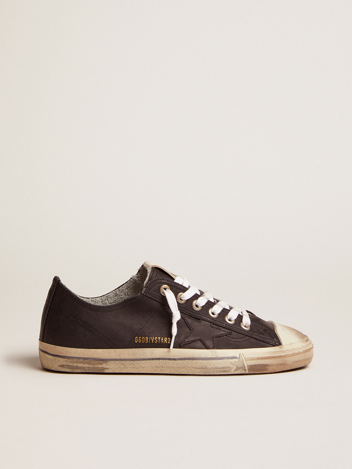 Men's V-Star black leather with leather star | Golden Goose