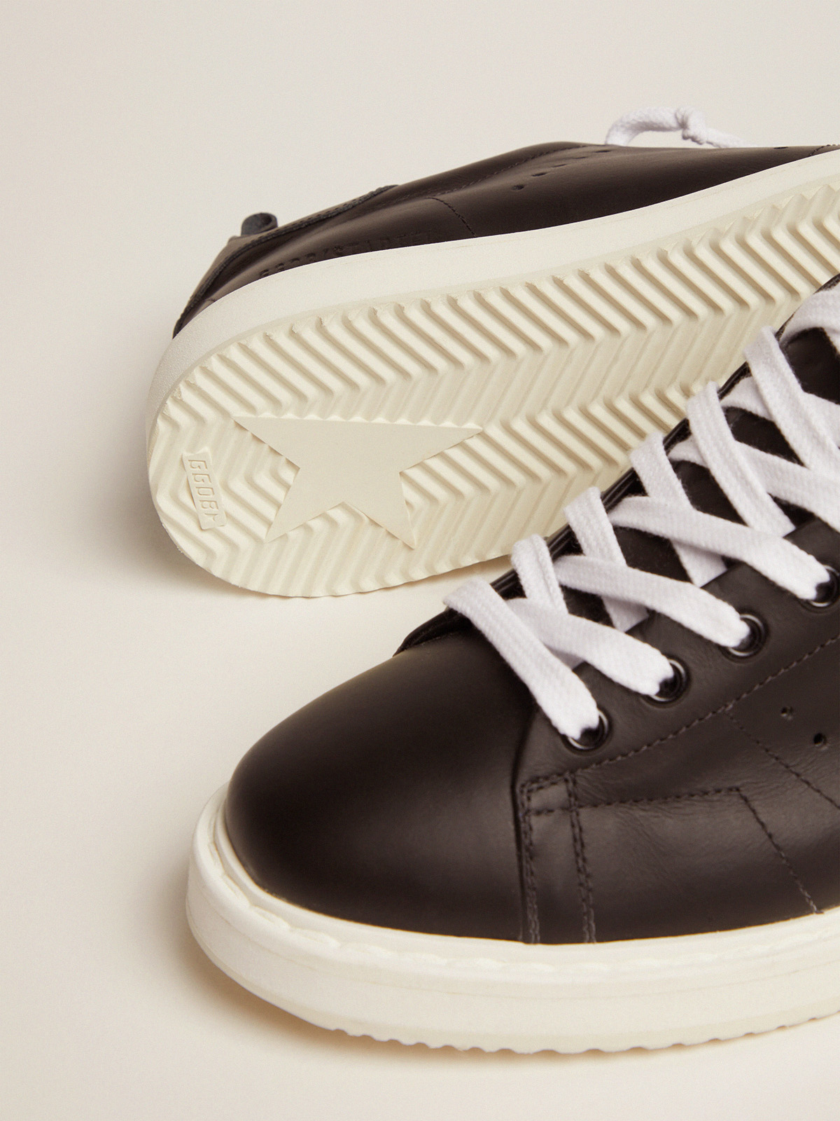 Starter sneakers in total black leather | Golden Goose