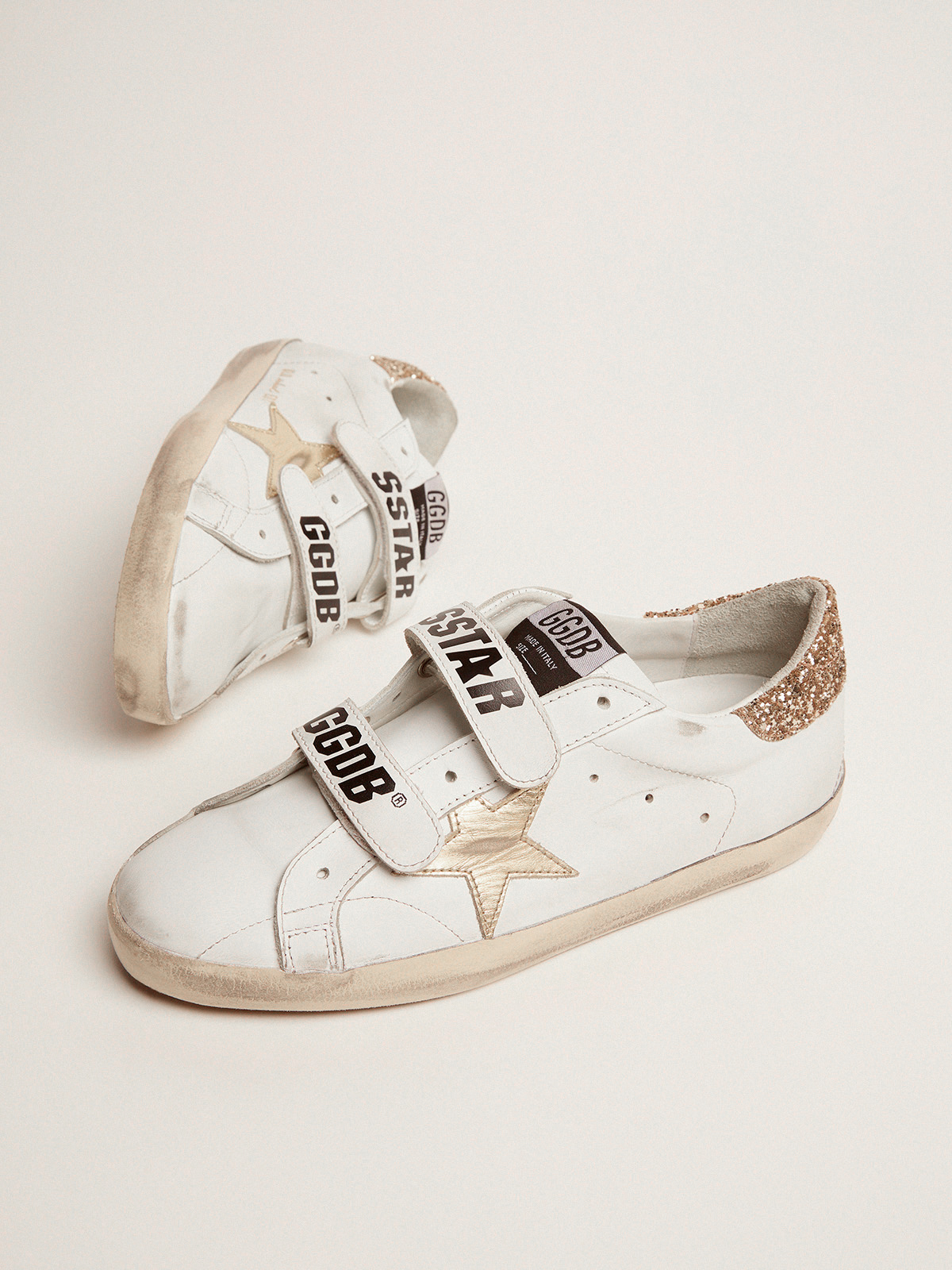 Women\'s Old School with gold star in laminated leather | Golden Goose