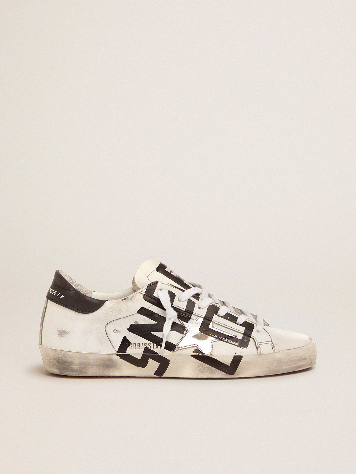 Golden goose store love sneakers