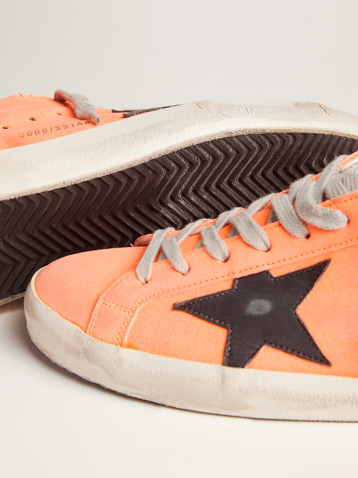 Golden goose superstar store uomo arancione