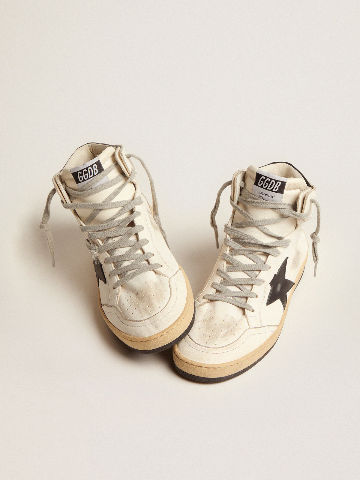 Men's Sky-Star sneakers with signature on the ankle and black