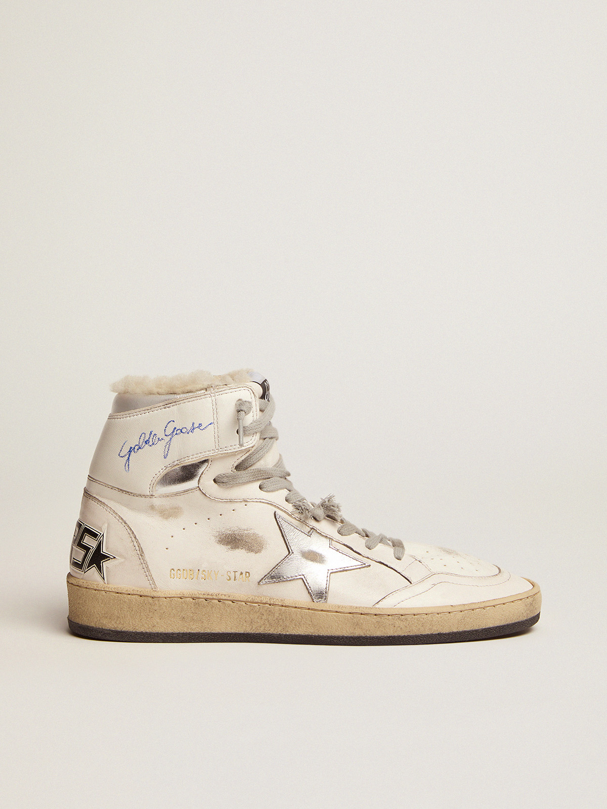 Men\'s Sky-Star sneakers with signature on the ankle and shearling lining |  Golden Goose
