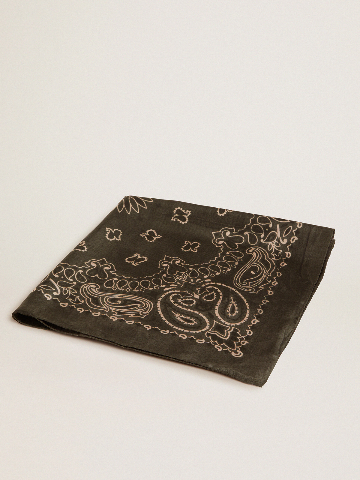 mischief Practiced flexible Moss-green-colored Golden Collection scarf with paisley pattern | Golden  Goose