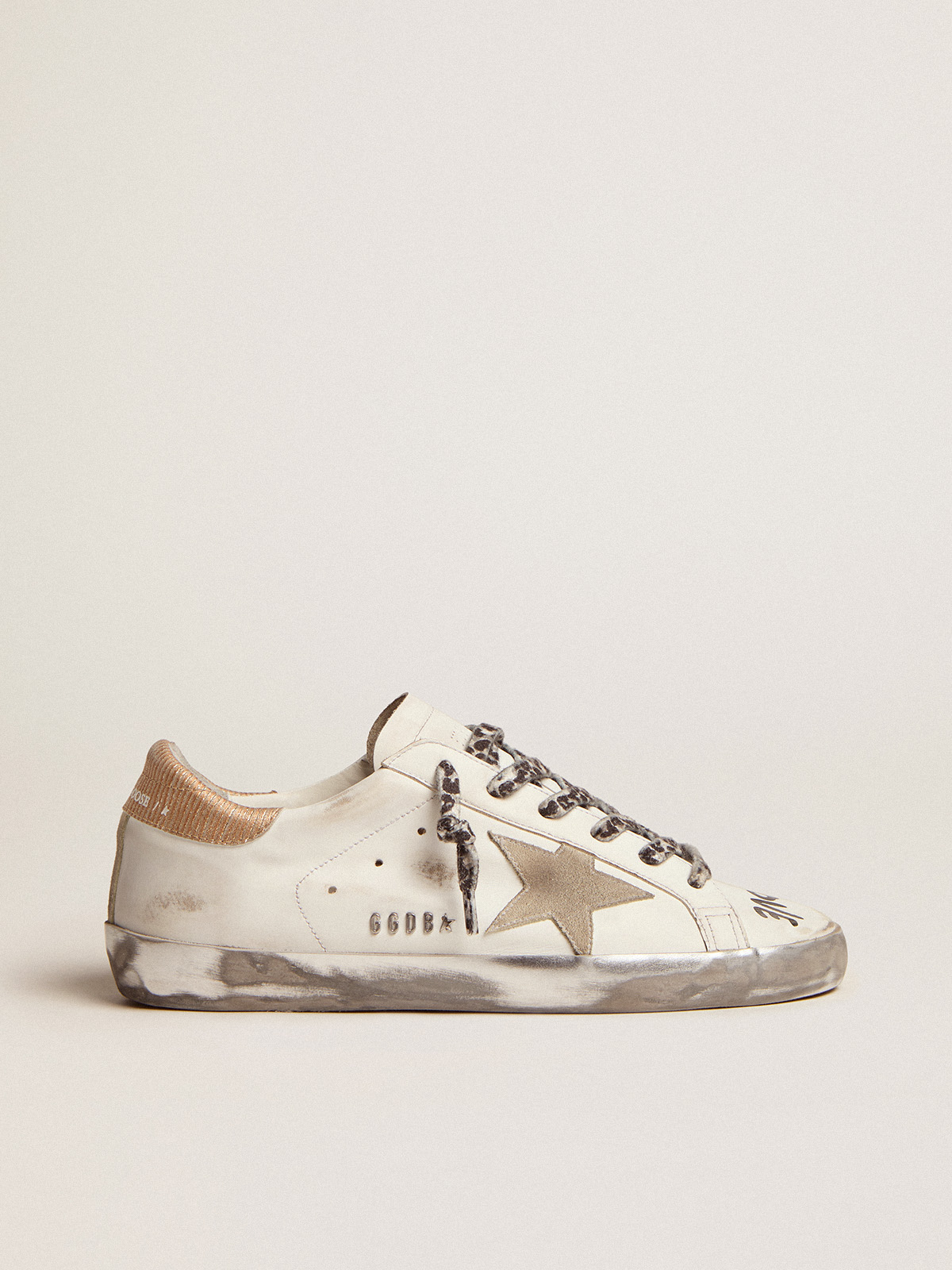 Women\'s Super-Star in white leather with gray suede star | Golden Goose