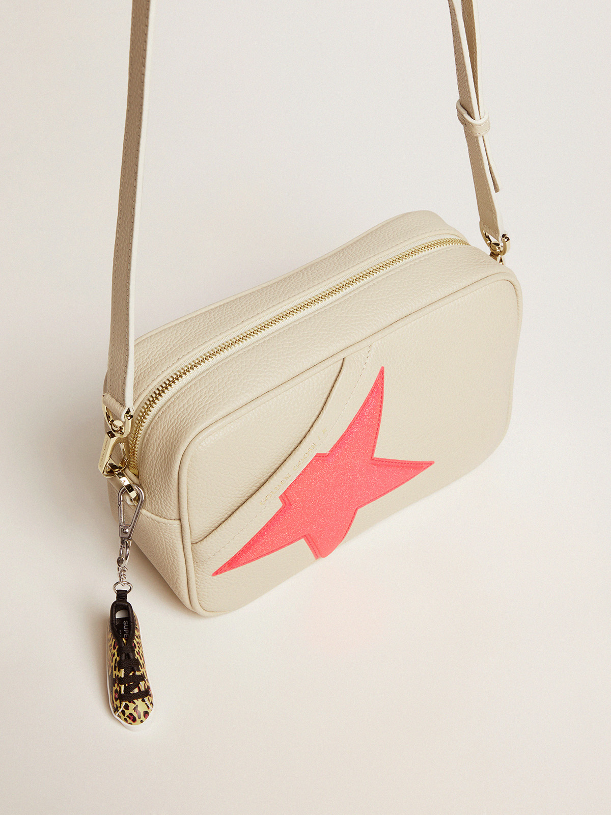 Women's Star Bag large in off-white hammered leather