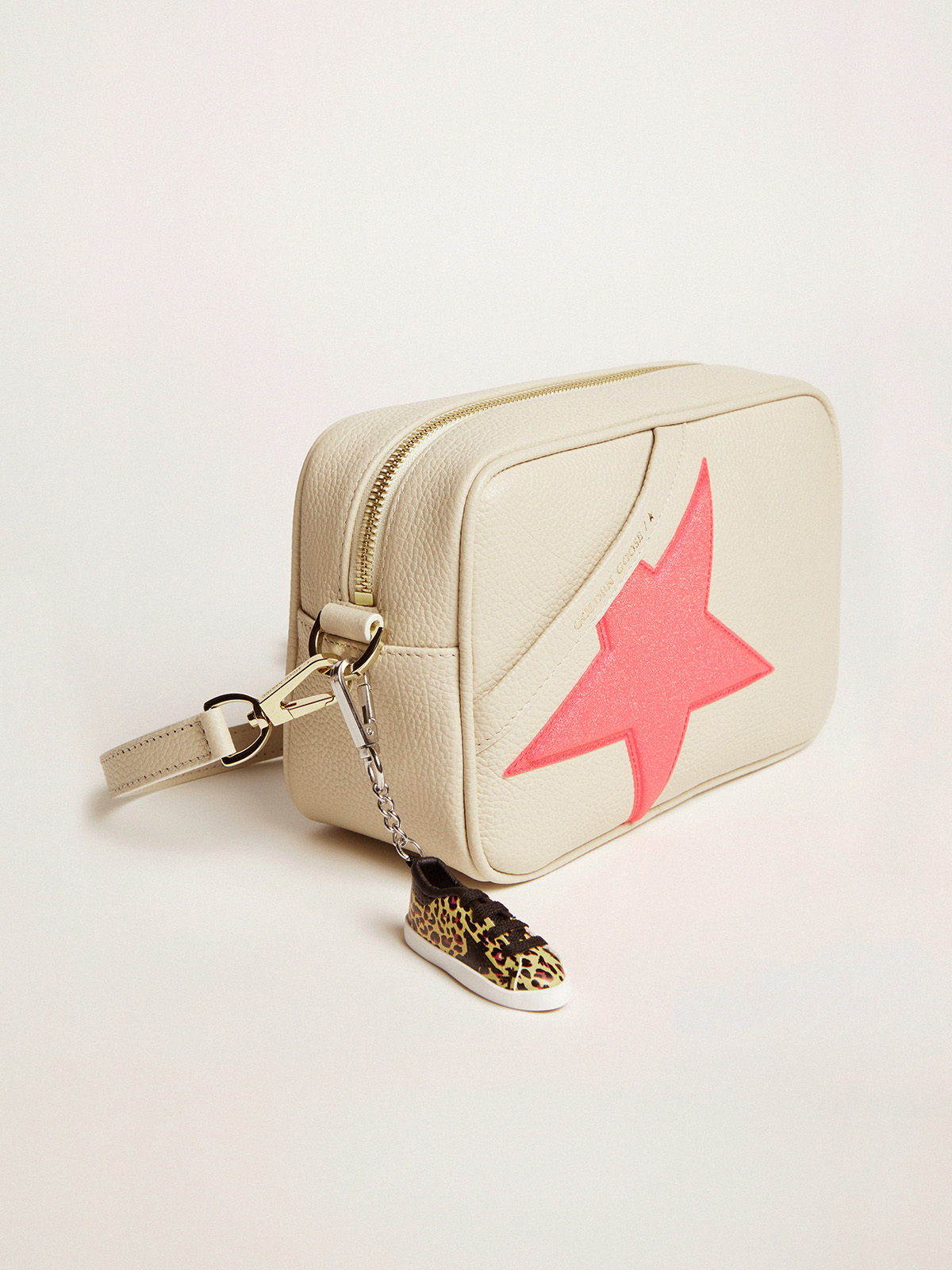 Off-white Star Bag in hammered leather, fuchsia Golden Goose star