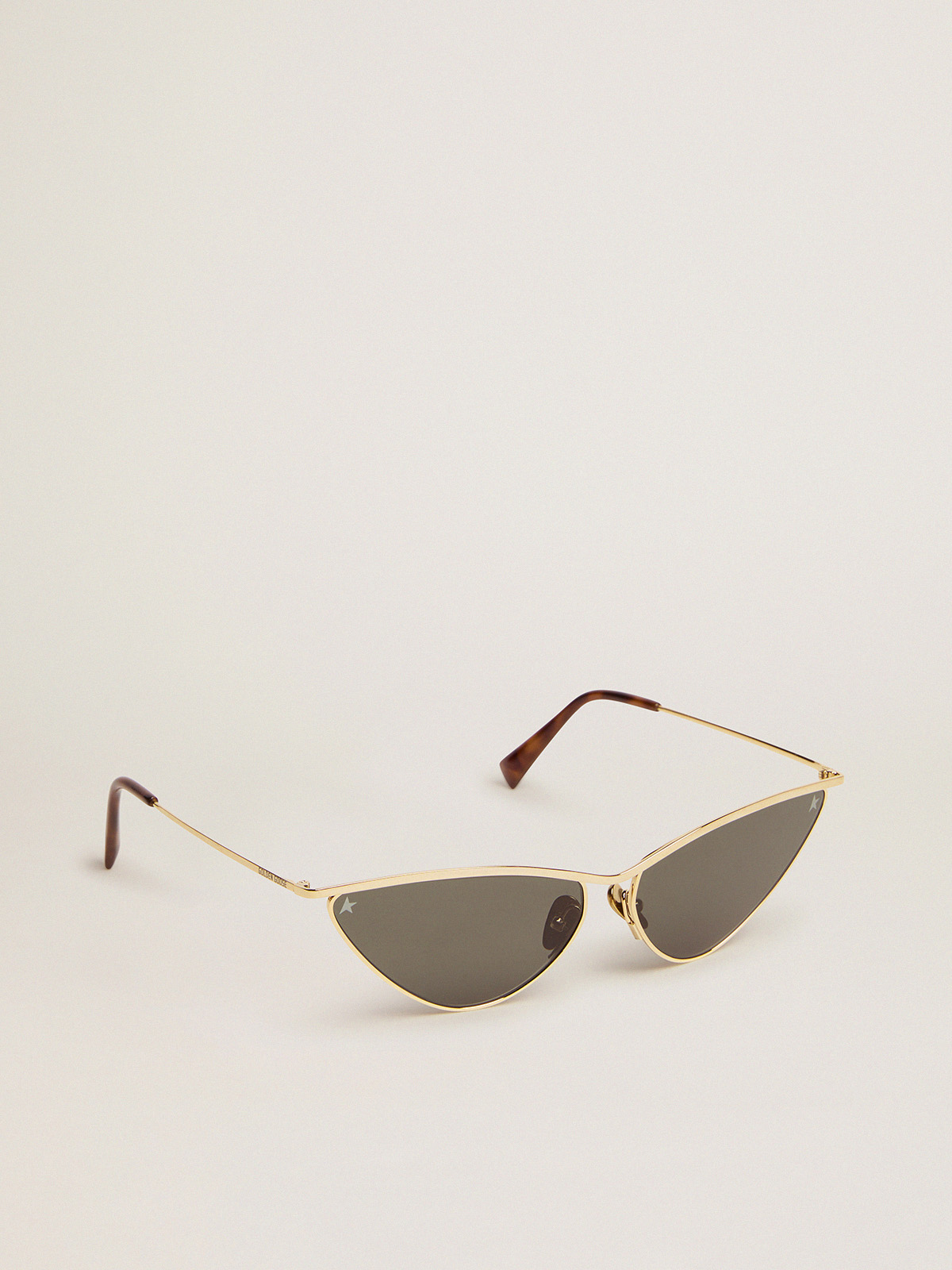 Louis Vuitton LV Ash Sunglasses Gold Metal. Size W