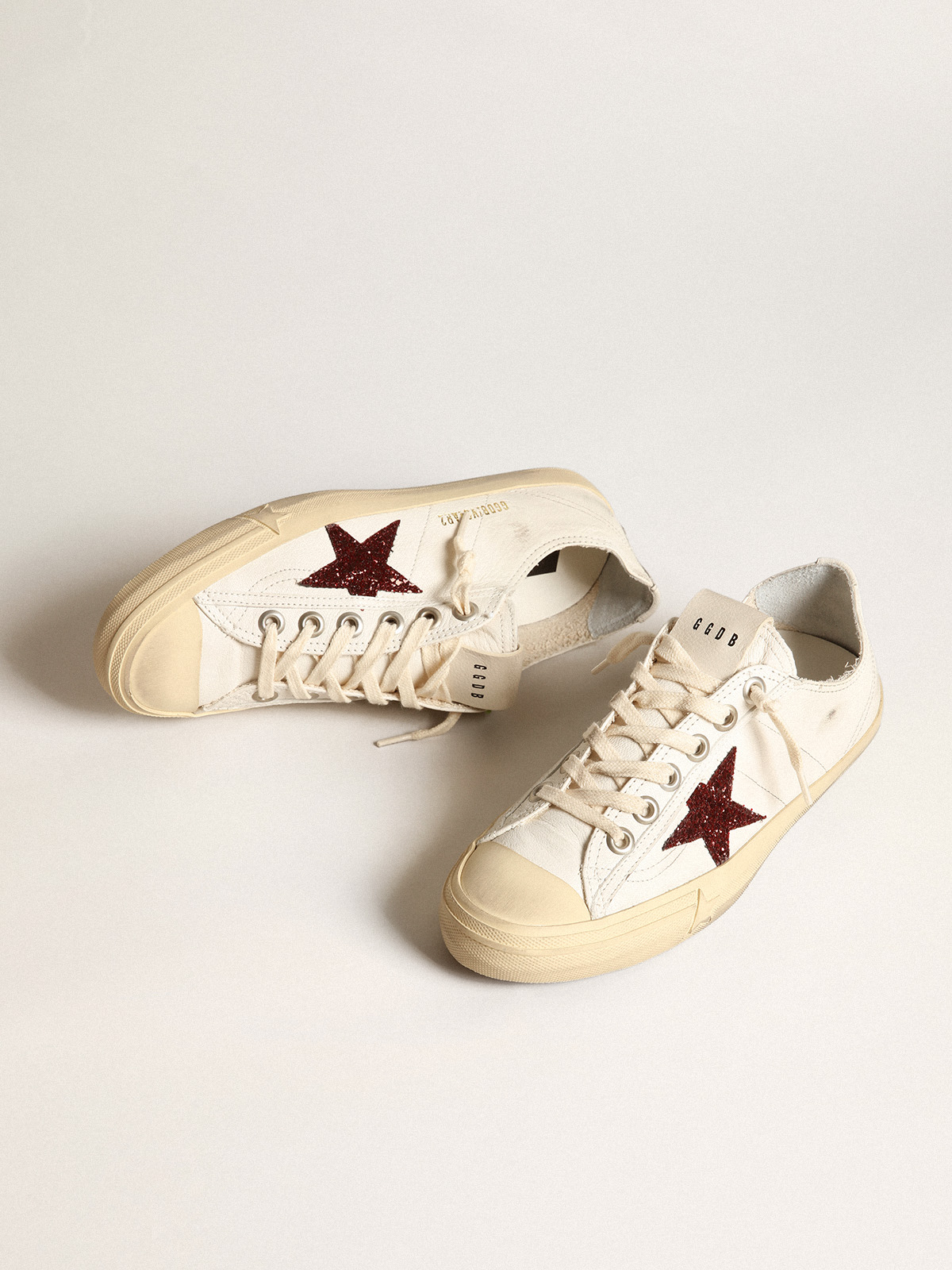 Women's V-Star in white nappa with red glitter star | Golden Goose