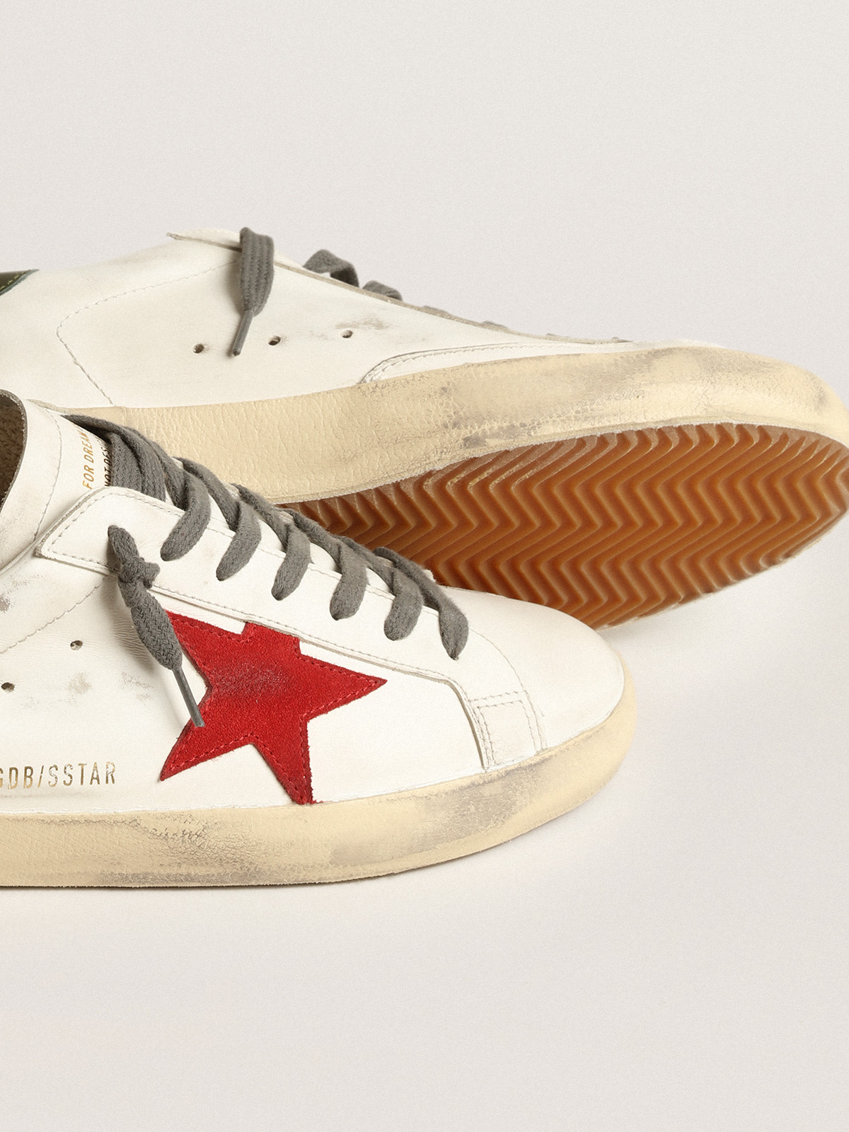 Super-Star with red suede star and green leather heel tab | Golden