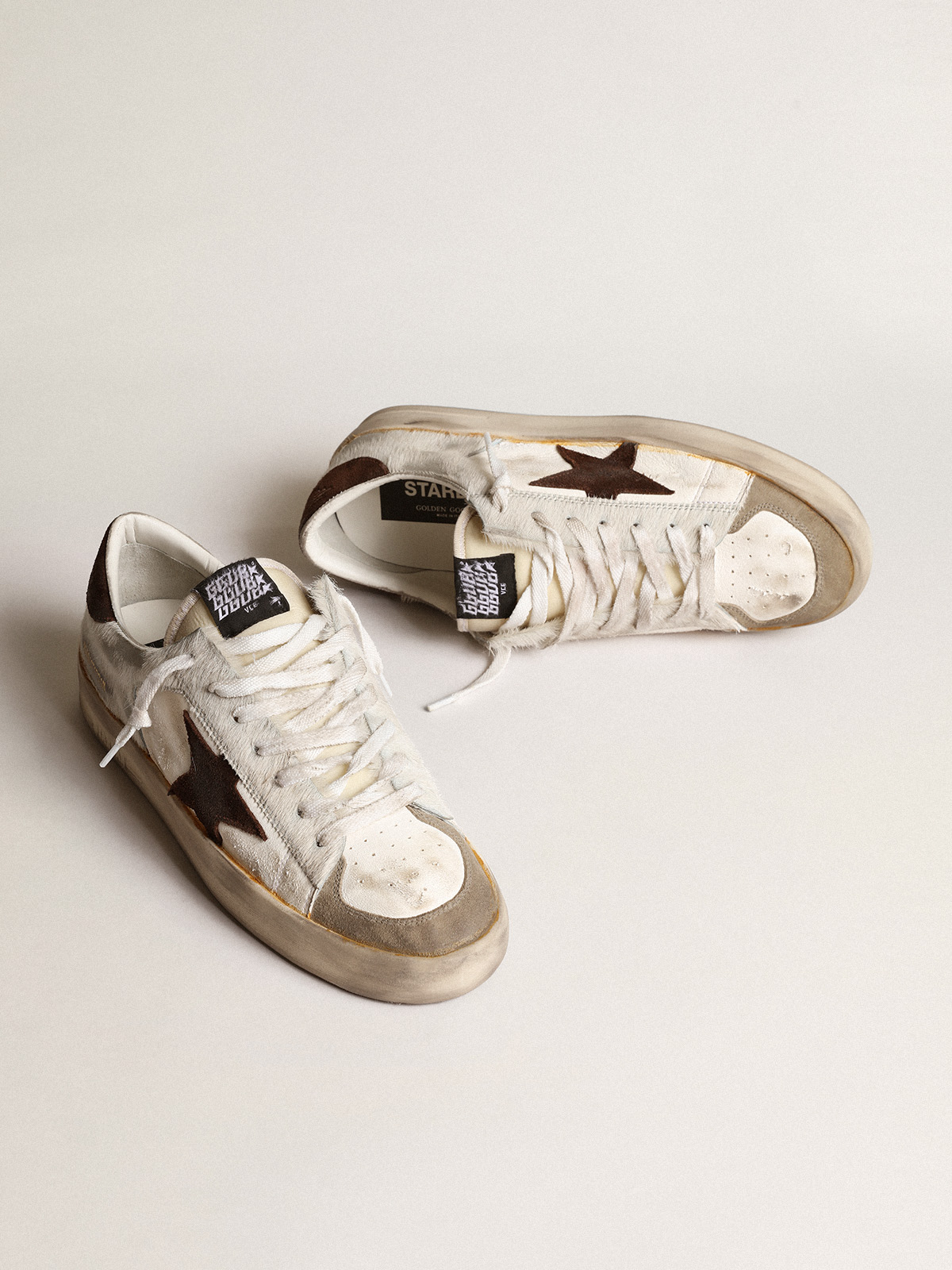 Golden goose classic hot sale star trainers