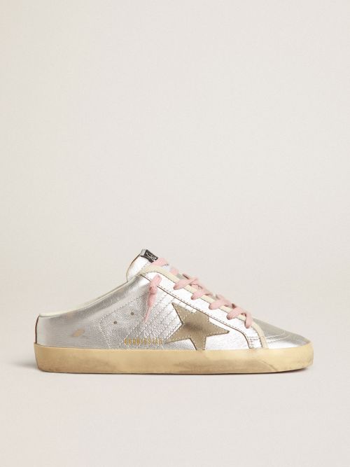 picture moisture import Super-Star Sabots in silver metallic leather with suede star | Golden Goose