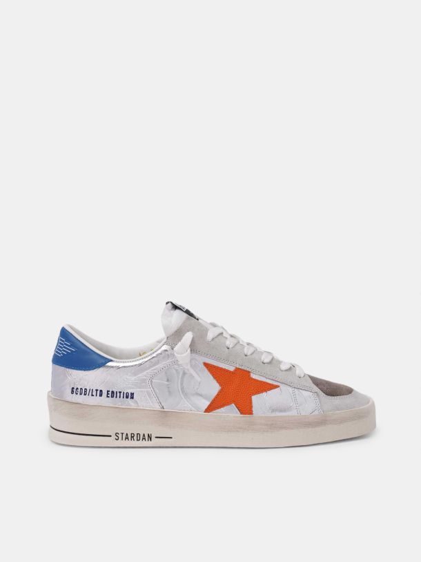 LAB Men’s silver Stardan sneakers with orange star | Golden Goose