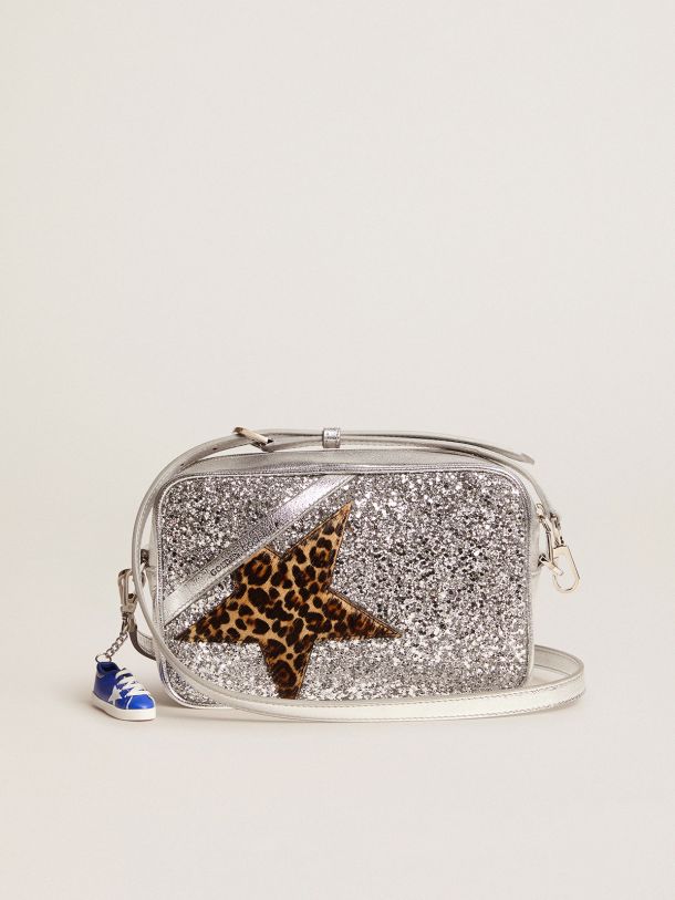 Star Bag in laminated leather with silver glitter and star in leopard-print pony skin.
