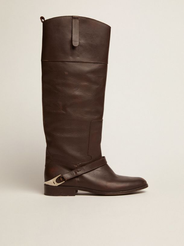 Charlie boots in dark brown leather with clamp on the heel