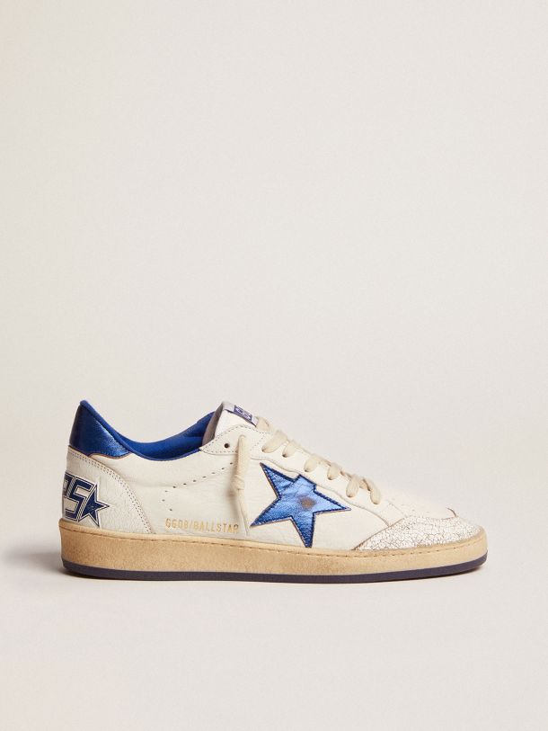 饰有浅蓝色层压真皮星星图案和鞋提的白色纳帕真皮 Ball Star 运动鞋