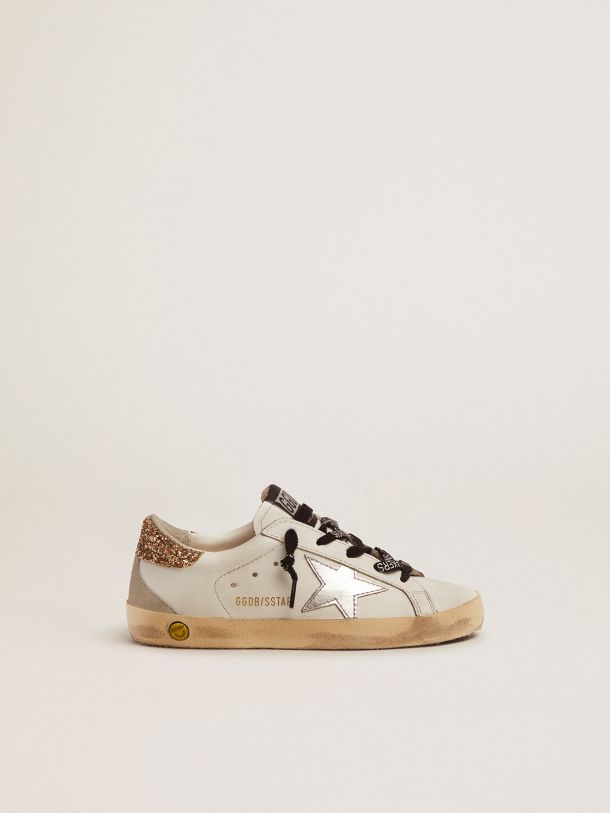 Golden Goose - Young white leather Super-Star sneakers with glittery heel tab in 