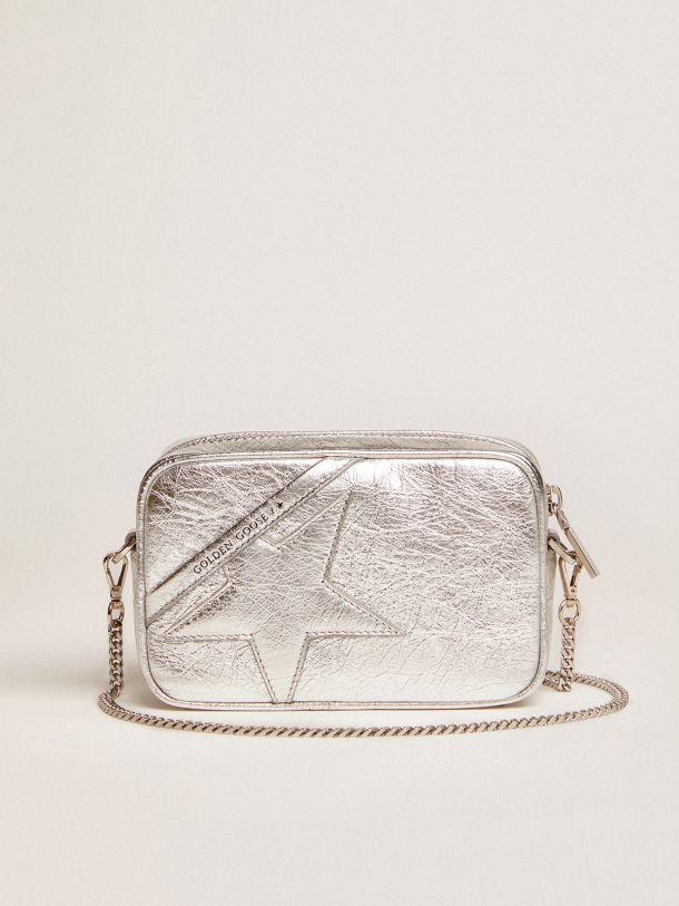 Golden Goose - Sac Mini Star Bag en cuir lamé argenté avec étoile ton sur ton in 