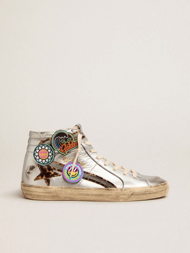 Golden Goose - Sneaker Slide aus silberfarbenem Metallic-Leder mit Stern aus Cavallino-Leder mit Leo-Dessin und Komma mit mehrfarbigen abnehmbaren Patches in 