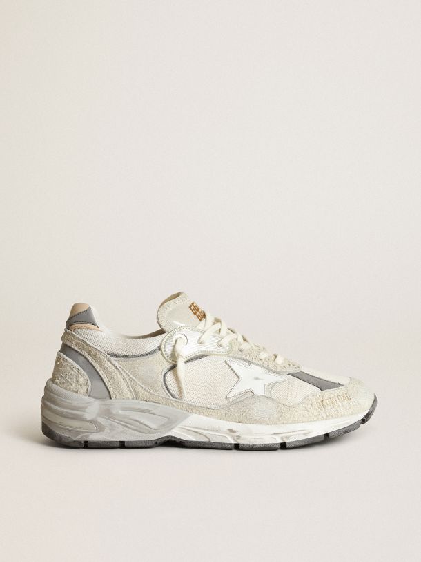 Golden Goose - Sneakers Dad-Star en daim blanc et gris avec étoile en cuir blanc in 