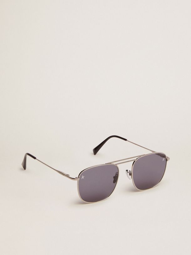 Roger Aviator-Sonnenbrille mit schwarzem Rahmen und schwarzen Gläsern