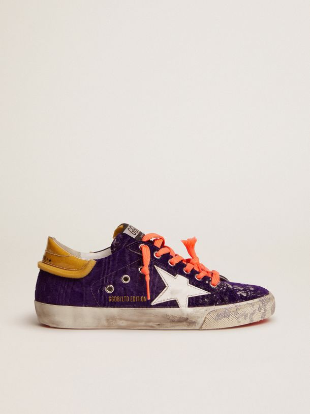 Golden Goose - Sneaker Super-Star LAB in velluto viola e talloncino in PVC in 