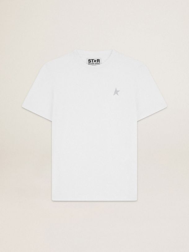 Camiseta masculina branca com estrela de glitter prateado na frente
