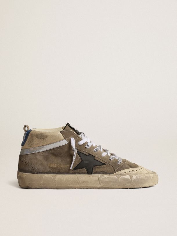 Golden Goose - Men’s Mid Star LAB in ice-gray suede with black star in 
