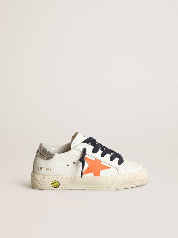 Sneakers May Young avec étoile en cuir orange fluo et contrefort ajouré en cuir lamé argenté   