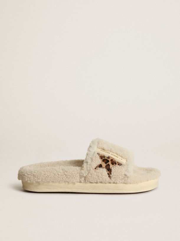 Poolstar in beige shearling with leopard-print pony skin star