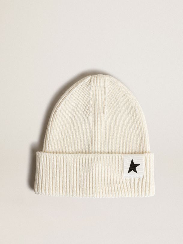 Off-white cotton beanie with contrasting black star