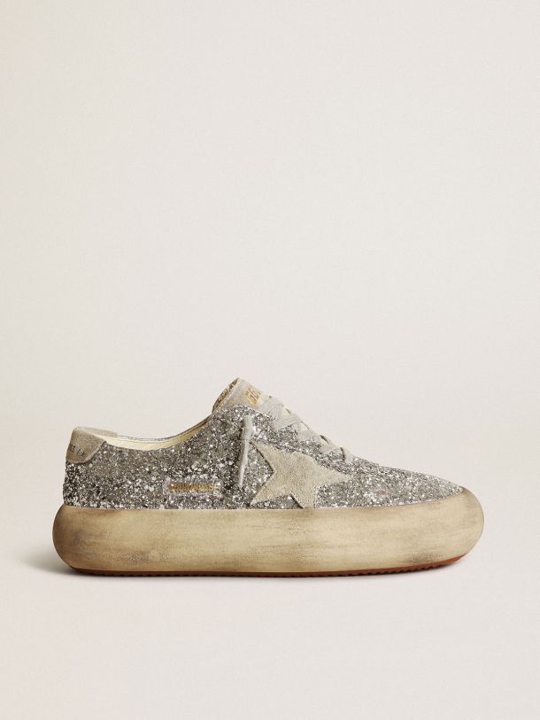 Space-Star shoes in silver glitter with ice-gray suede star and heel tab
